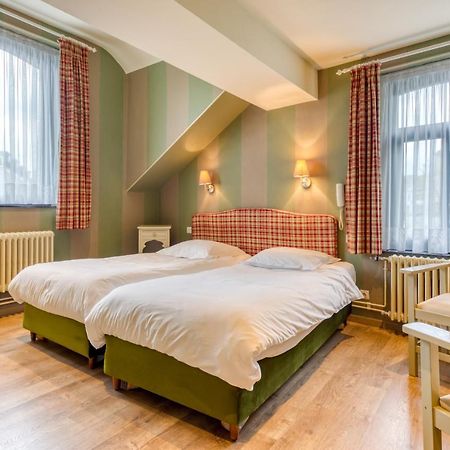 Hotel Le Cor De Chasse Сент-Юбер Экстерьер фото