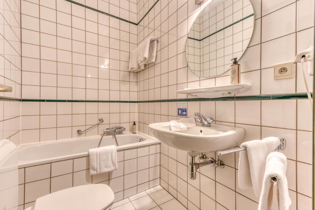 Hotel Le Cor De Chasse Сент-Юбер Экстерьер фото