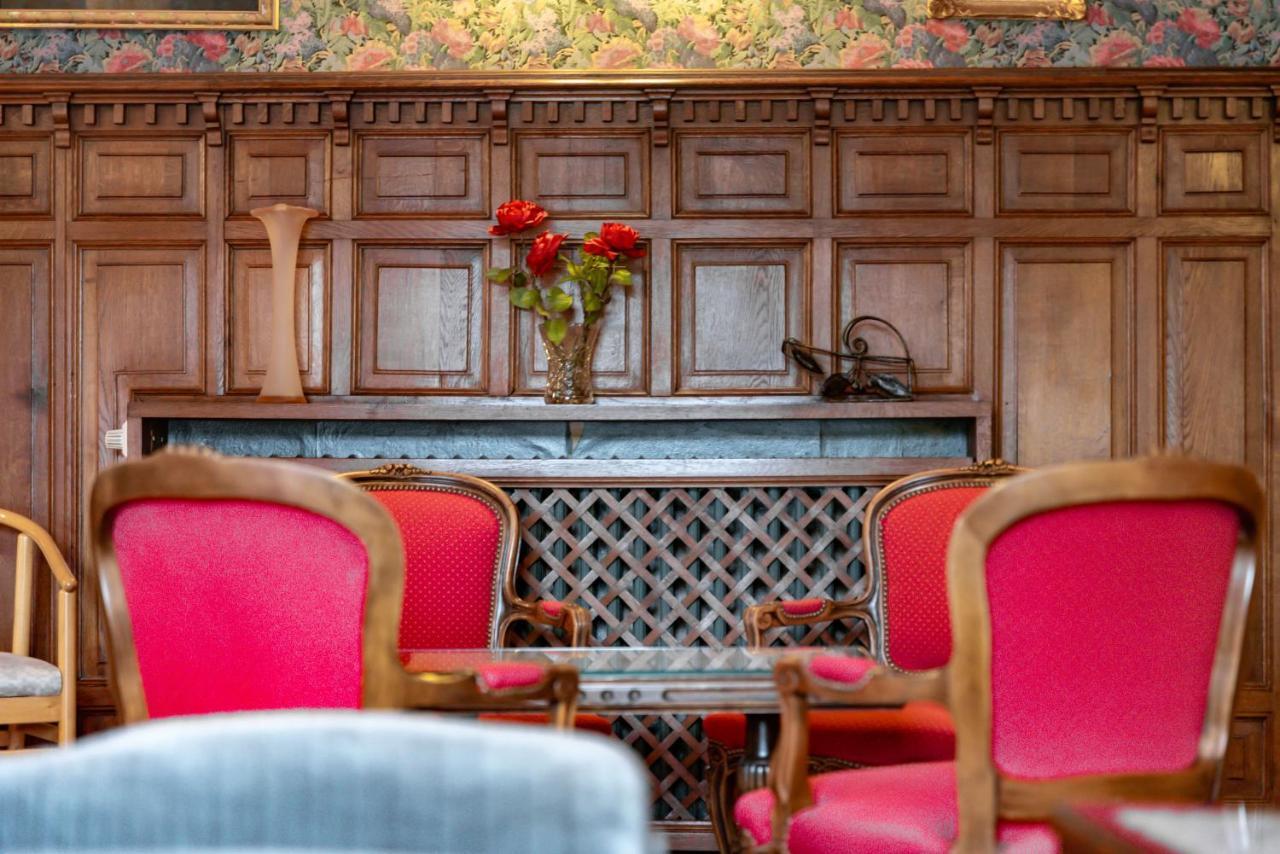 Hotel Le Cor De Chasse Сент-Юбер Экстерьер фото