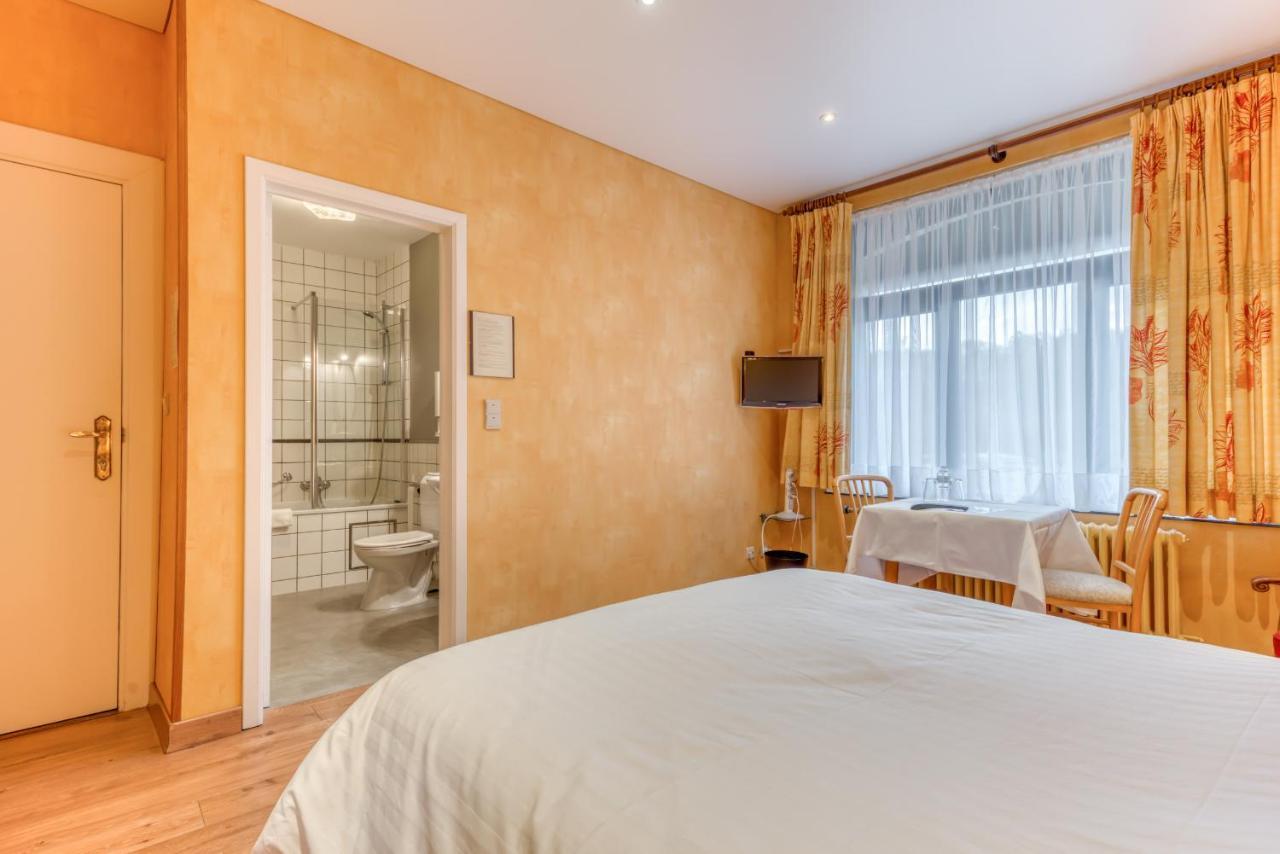Hotel Le Cor De Chasse Сент-Юбер Экстерьер фото