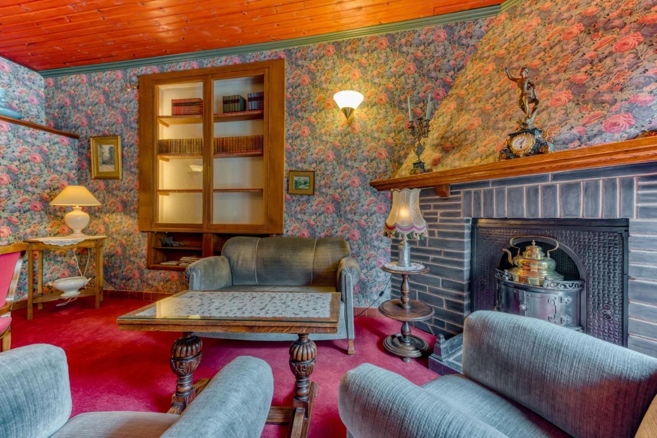 Hotel Le Cor De Chasse Сент-Юбер Экстерьер фото