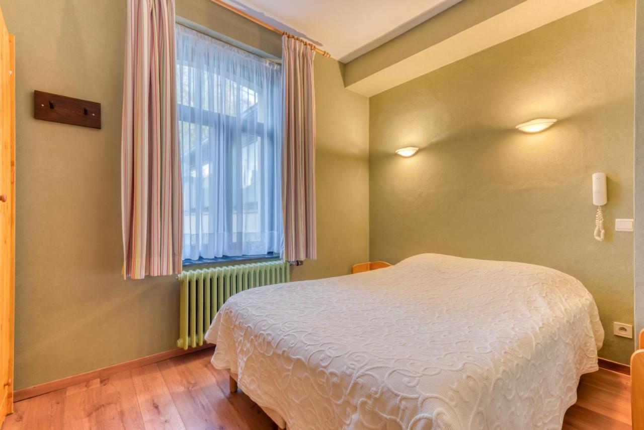 Hotel Le Cor De Chasse Сент-Юбер Экстерьер фото