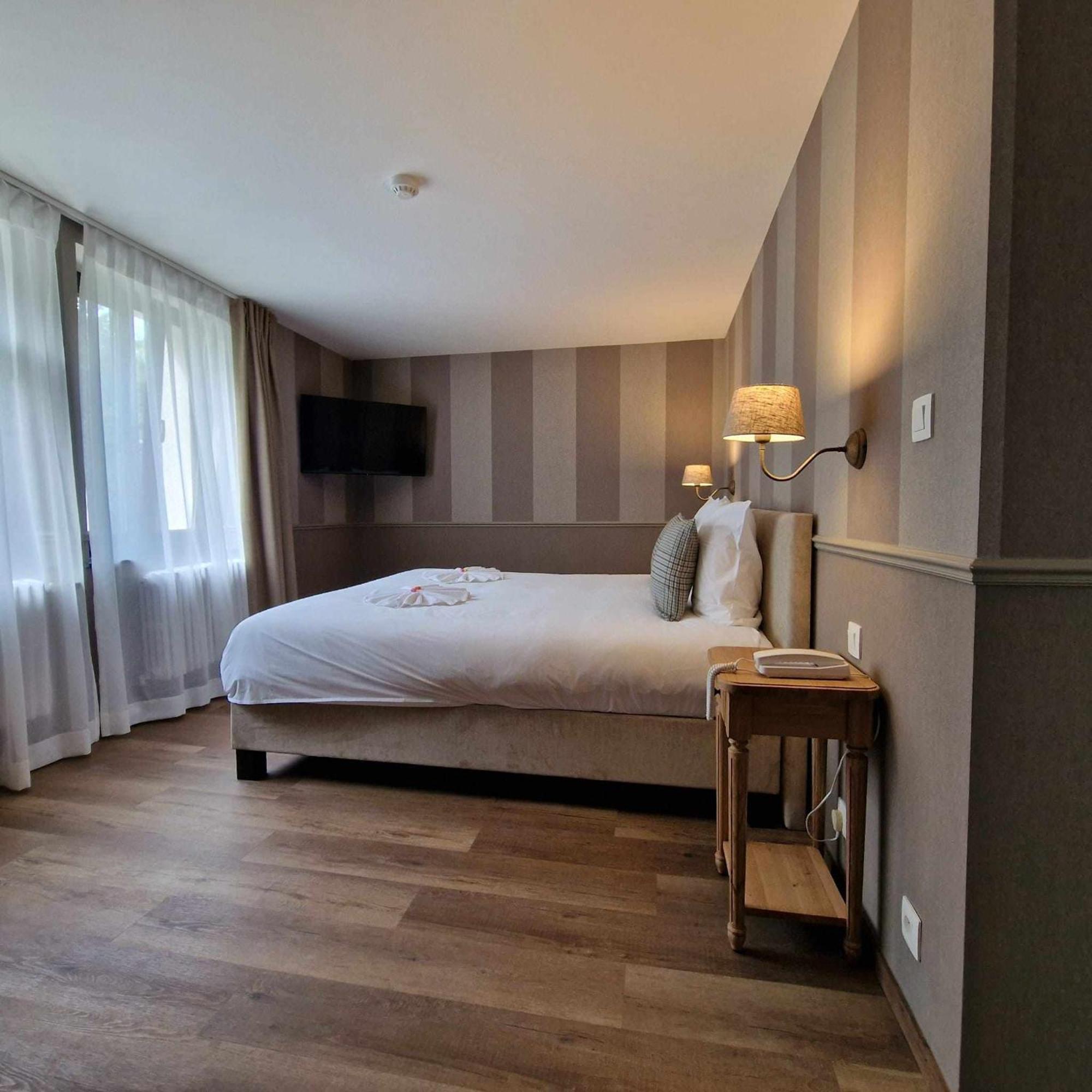 Hotel Le Cor De Chasse Сент-Юбер Экстерьер фото